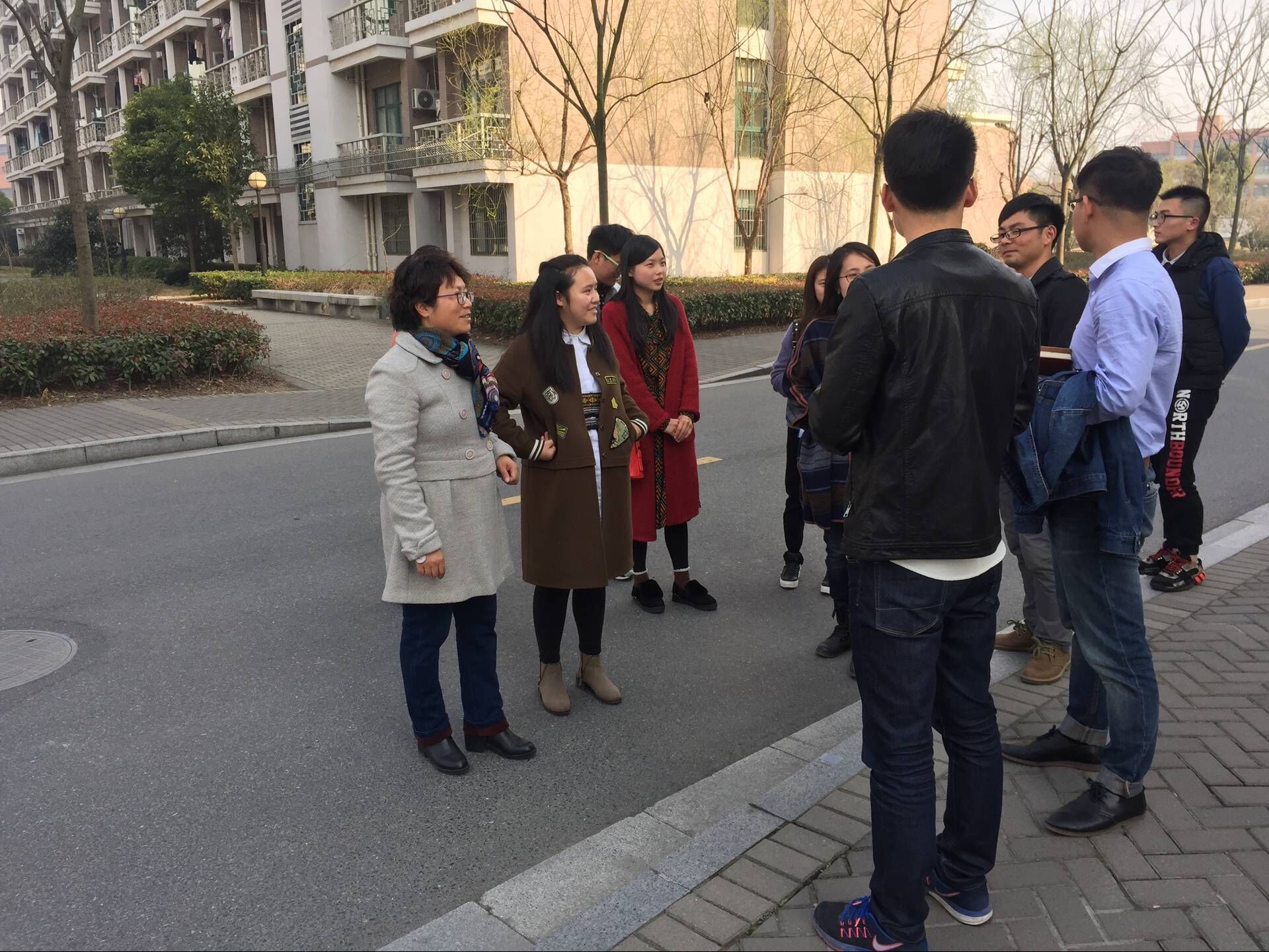 师生走访寝室